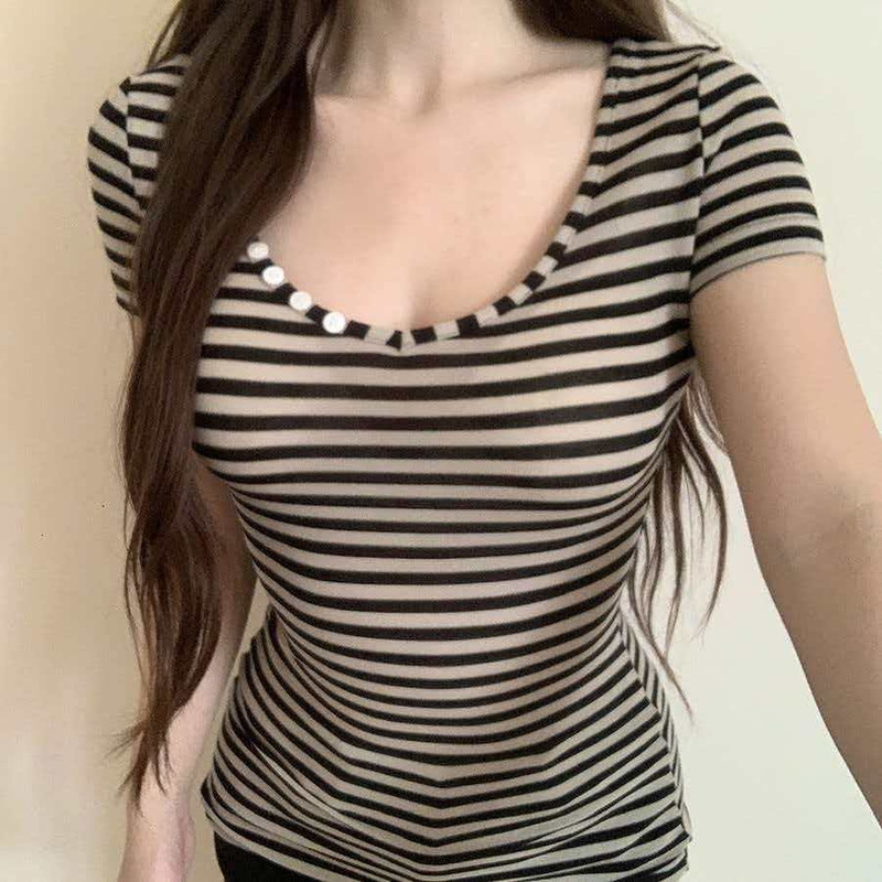 Purely alluring style, chest-enhancing, buttoned deep V-neck, striped, slim-fit, slimming short-sleeve T-shirt for women, tight-fitting top for hot girls