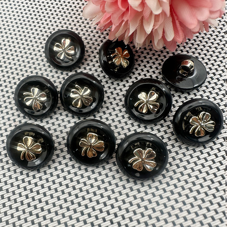 Supply plastic combination buttons golden four-leaf clover buttons sweater coat sweater plastic high-foot buttons