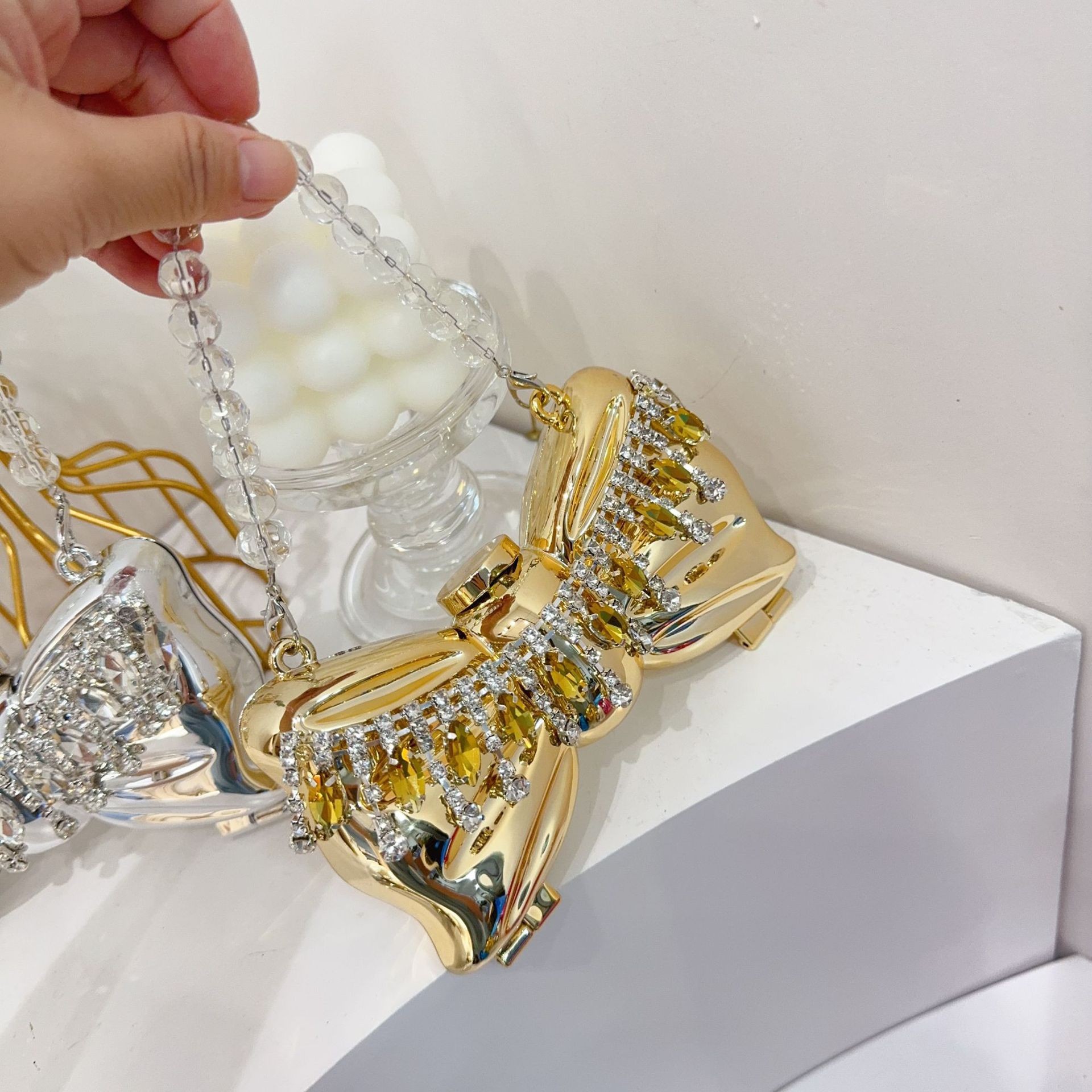 Nuevo mini bolso de cena con diamantes brillantes bolso de arco acrílico estilo de moda lápiz labial de hombro de mujer bolso de noche