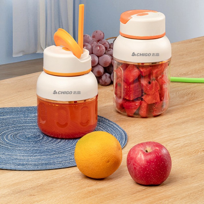 Chigo Juicer Small Portable Fruit Electric Juicer Cup Multifunctional Juice Machine Mini Wireless Blender 3