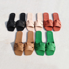 Z家一字拖女小扣柳钉沙滩夹趾水晶果冻带标欧美外贸凉拖鞋slipper