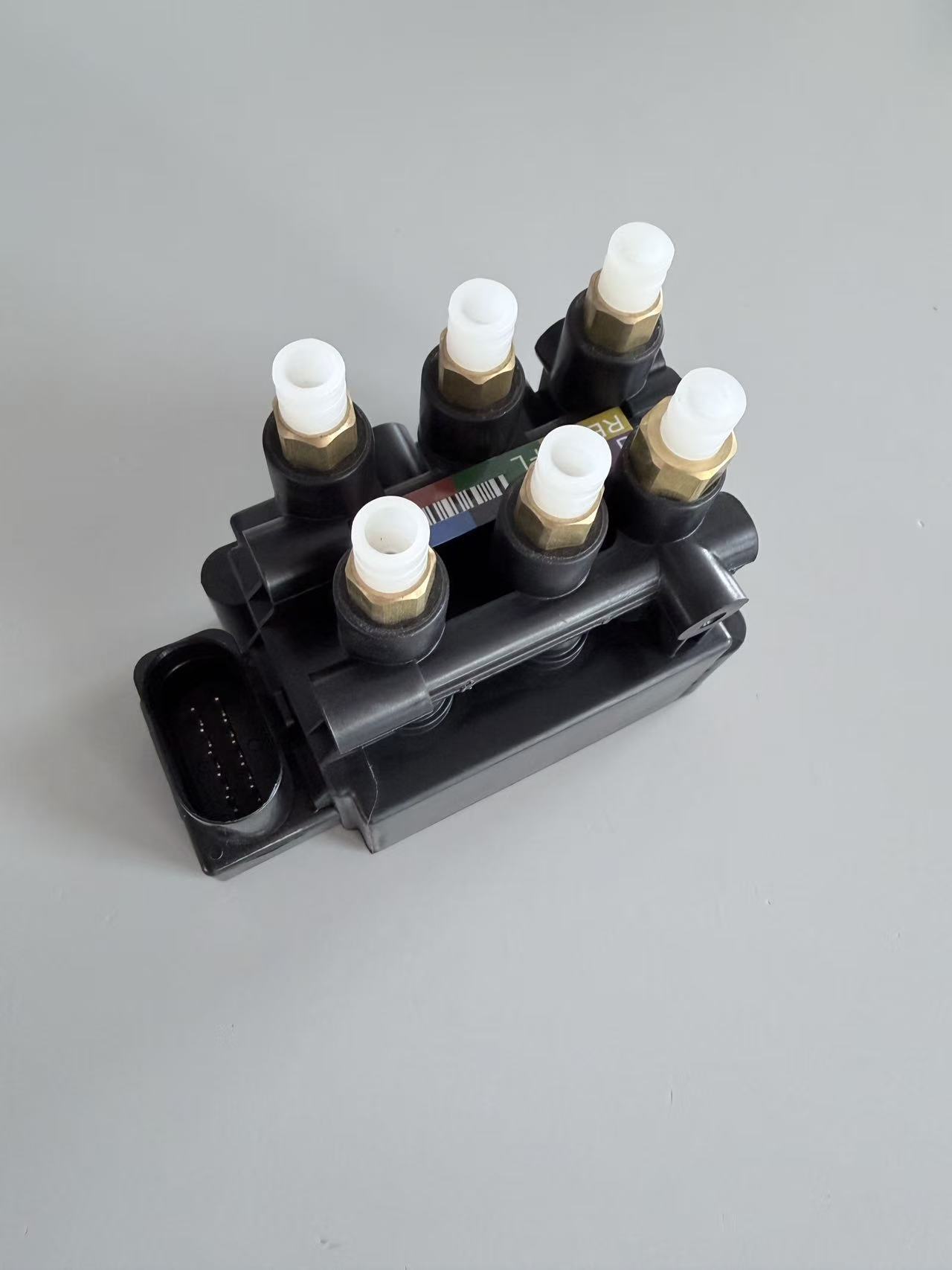 4725530110 distribution valve is suitable for BMW G11G12 shock absorber valve 37206884682, sourced from the original manufacturer