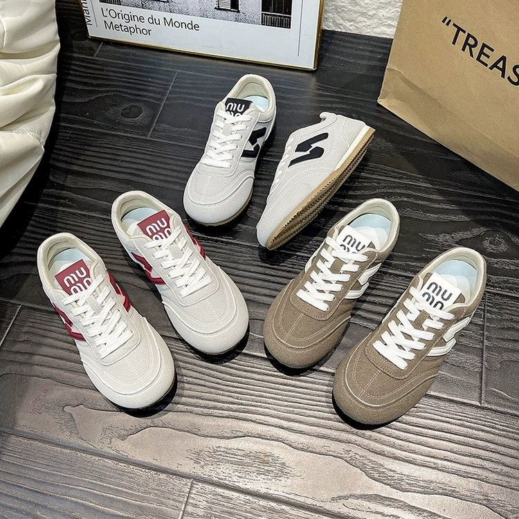 Ретро плоская обувь Aganoe весной 2025 новая легкая немецкая обувь модная удобная бег кроссовки маленькие белые туфли