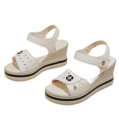 2026 primavera nueva sandalias de tacón de pendiente gruesa mujer ventilada antideslizante moda exterior de vacaciones de playa sandalias
