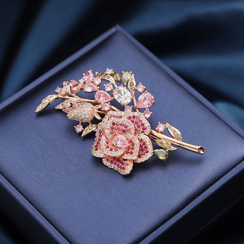 Brooch with zircon