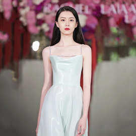 气质名媛小礼服2025年网红同款无袖闺蜜伴娘服赫本风学生毕业礼服