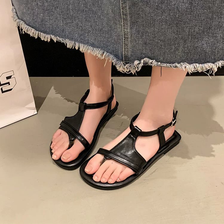 Flat sandals for women summer 2025 new style versatile fashionable flip-up beach shoes one-line buckle Roman shoes
