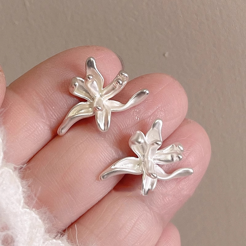 Retro small design matte earrings