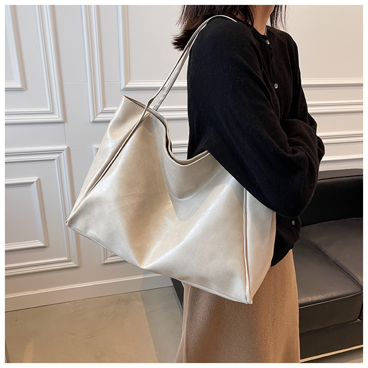 Bag women's bag large capacity summer new glossy shoulder briefcase fashion all-match tote big bag commuter underarm