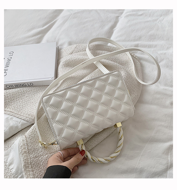 2021 New Textured Western Style Women's Bag Fashionable Rhombus Chain Bag Simple Embroidered Line Shoulder Bag Bag Crossbody Small Square Bag display picture 10