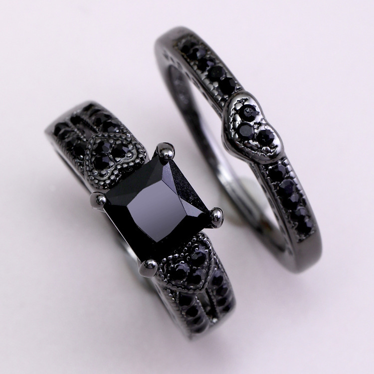 European and American luxury jewelry set ring plated gun black ring micro inlaid black zircon ring love heart-shaped couple two-piece ring European and American luxury jewelry set ring plated gun black ring micro inlaid black zircon ring love heart-shaped couple two-piece ring