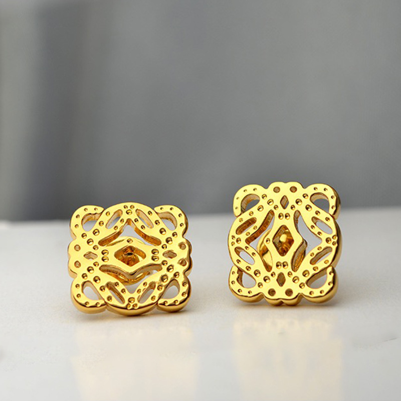 Square elegant earrings