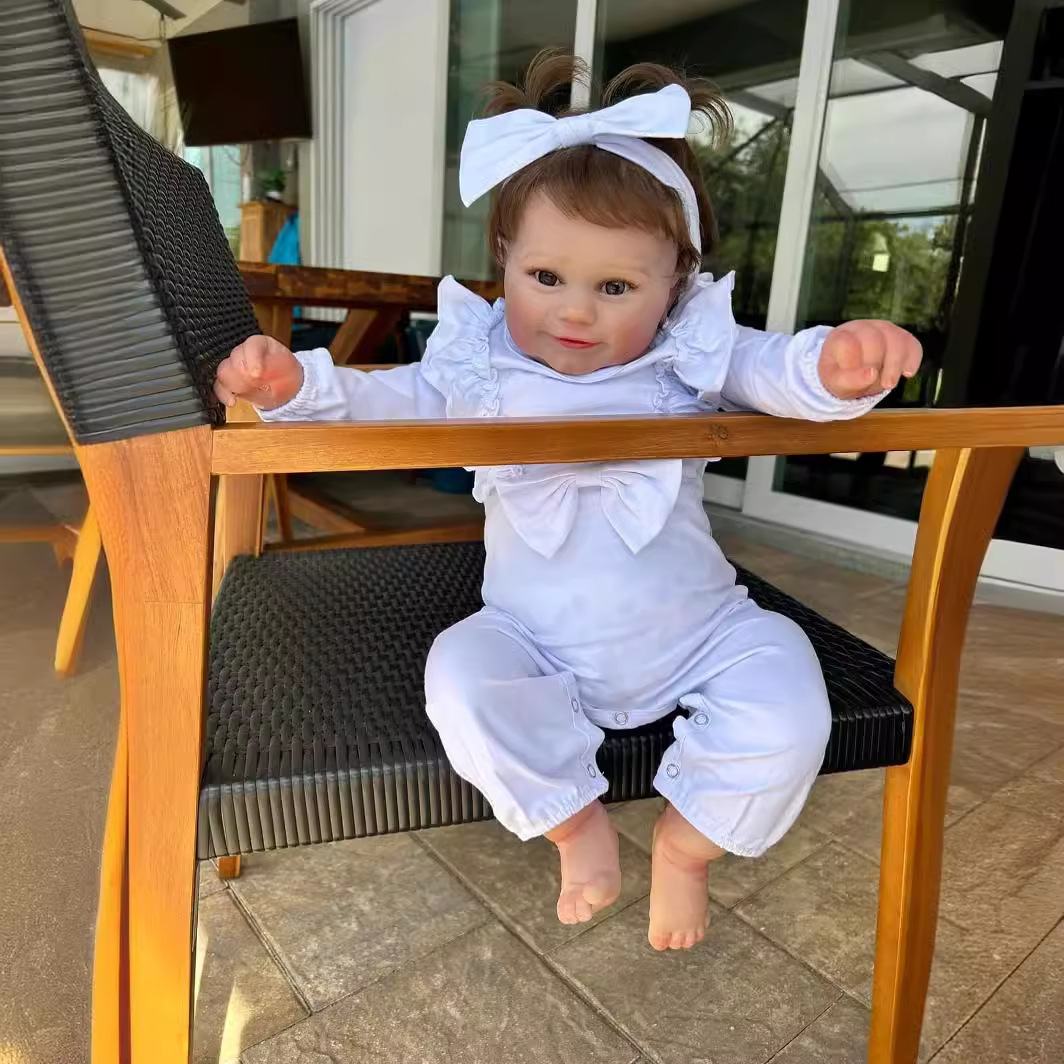 Muñeca de simulación de 60 cm Maddie pintada a mano muñeca de alta gama suministro transfronterizo de un agente de distribución