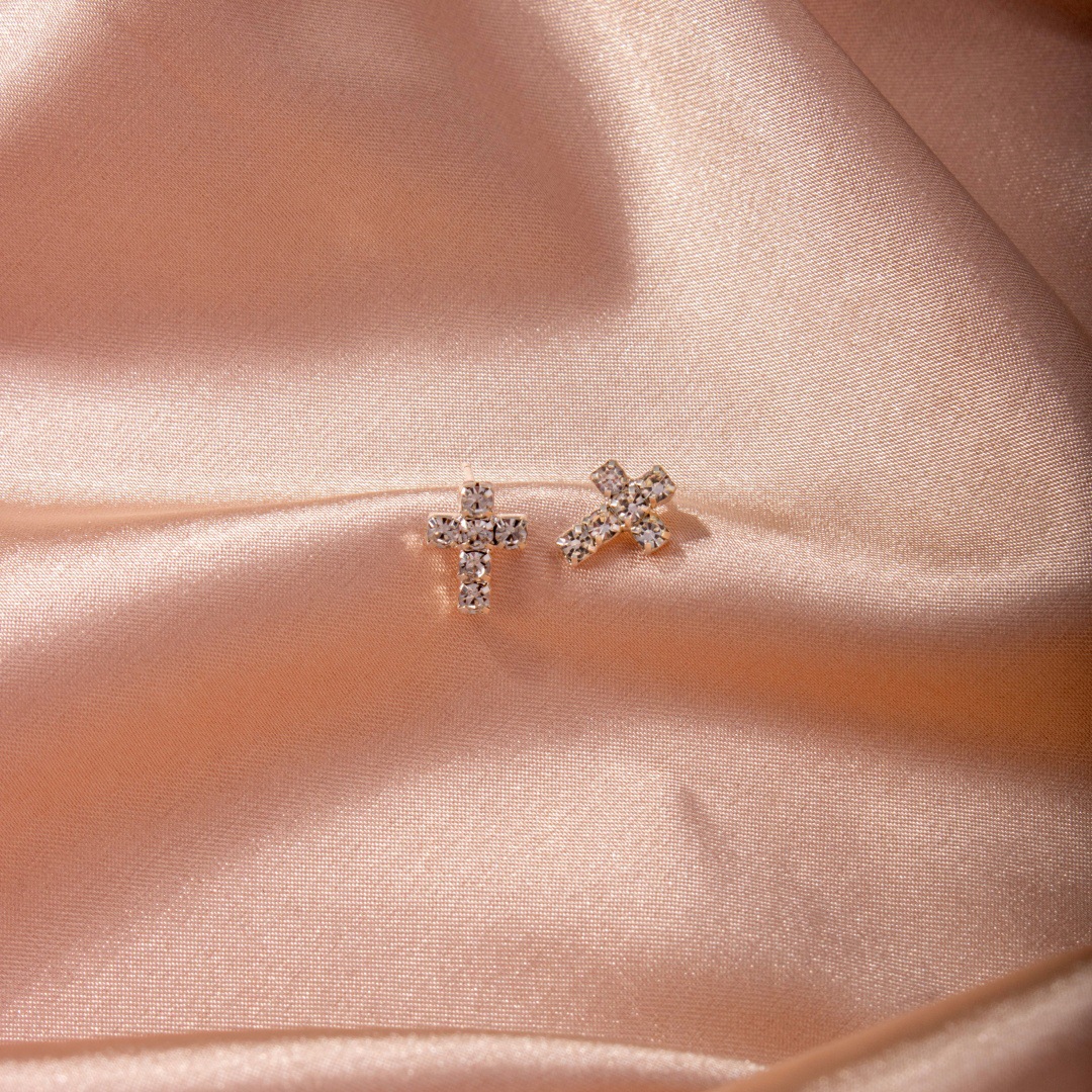 Pendientes de botón con perlas y circonitas para mujer_voghion.com