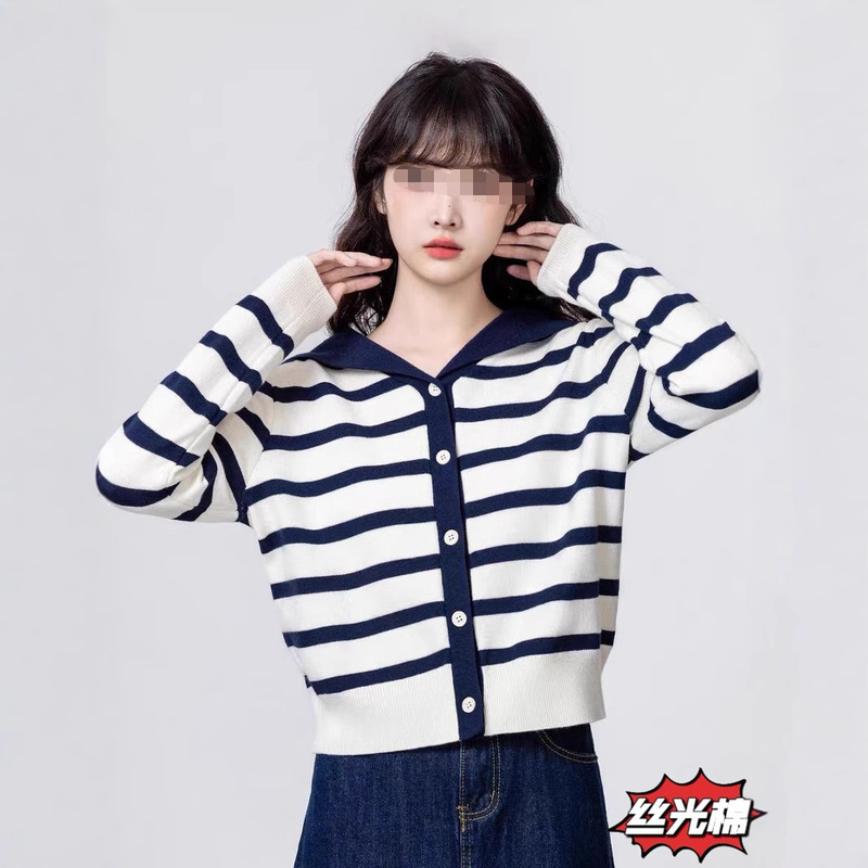 Real shot navy collar long sleeve knitted cardigan women's 2024 early spring new design sense niche contrast sweater top Real shot navy collar long sleeve knitted cardigan women's 2024 early spring new design sense niche contrast sweater top
