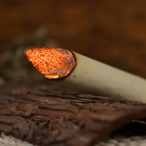 Manufacturer of five-year-old moxa sticks, boxed moxa sticks, wholesale Nanyang Ai Shoukang, aged moxa velvet, rolled moxa sticks, moxibustion sticks