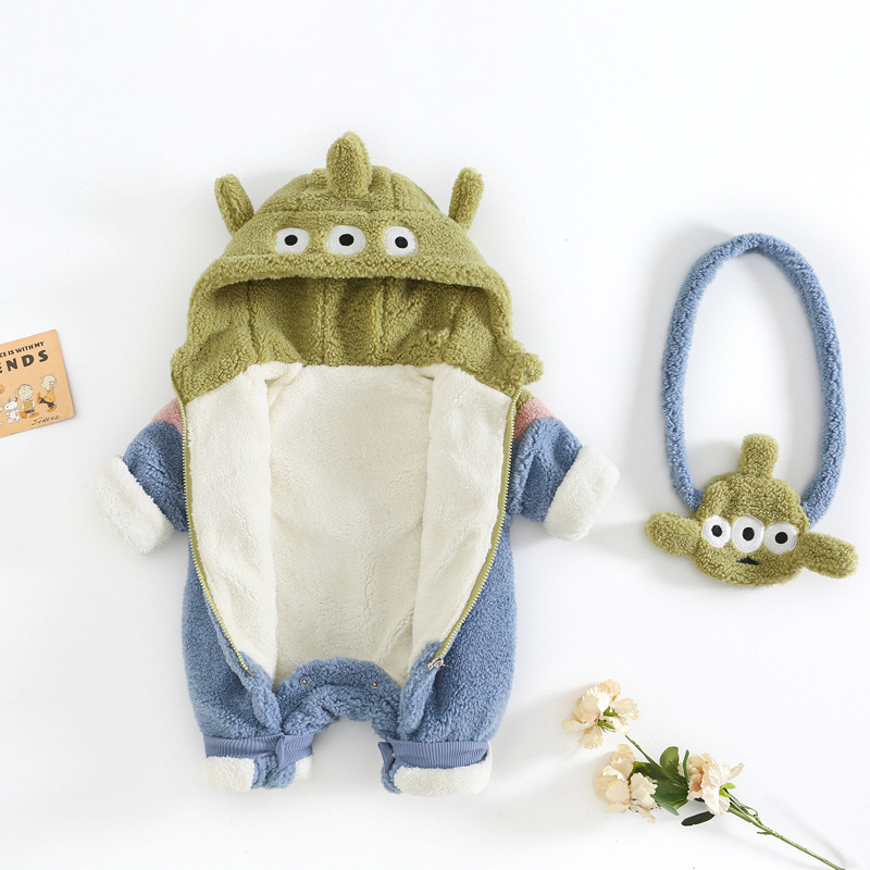 Lane Xiaobao Otoño e Invierno forrado de lana engrosada ropa de bebé 0-1 años de edad ropa de salida dibujos animados lindo mono bolsa gratis