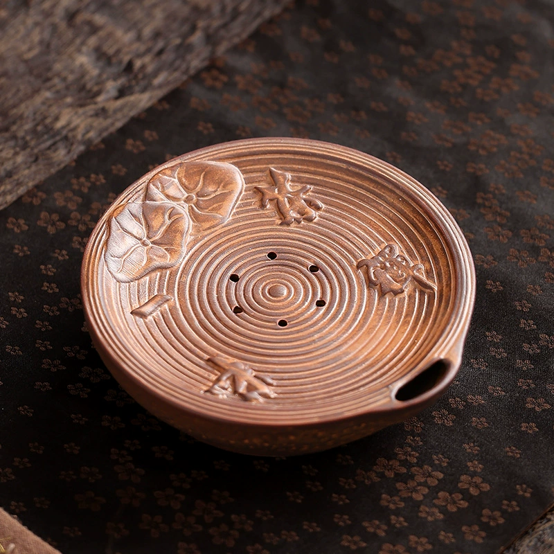 Ретро грубая глиняная посуда с лотосным растением