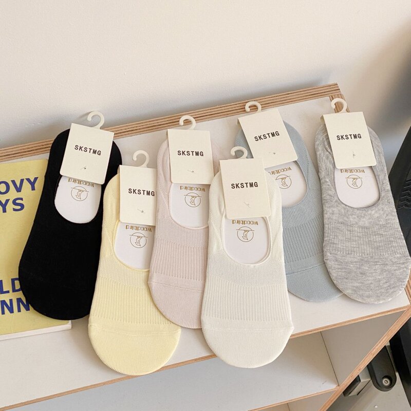 Solid Color Base Vertical Strip Silicone Non-slip Invisible Socks Women's Non-falling Heel Shallow Mouth Summer All-match Comfortable Women's Socks Thin Solid Color Base Vertical Strip Silicone Non-slip Invisible Socks Women's Non-falling Heel Shallow Mouth Summer All-match Comfortable Women's Socks Thin