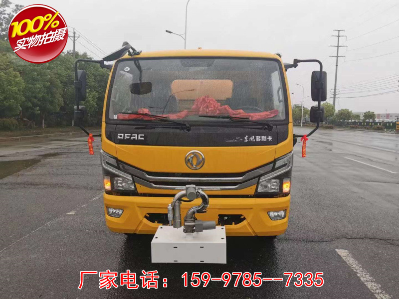东风大多利卡喷药车 (2)