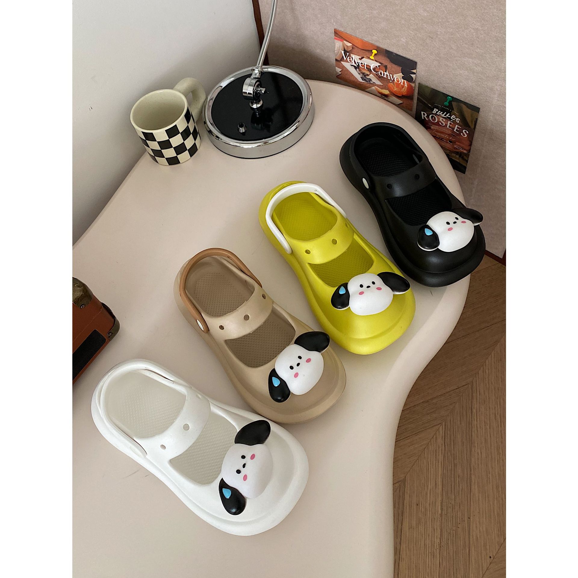 Internet Celebrity Black Thick-soled Non-slip Shit-feeling Closed-toe Slippers For Women For Summer Outdoor Wear Style Super Hot Soft-soled Sandals