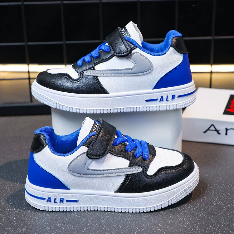 Туфли на плоской подошве для мальчиков весна-осень 202, новые детские кроссовки среднего и большого размера, детская спортивная обувь, весенние дышащие кроссовки одного цвета для девочек