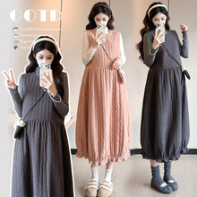 孕妇装灯芯绒绗棉加厚花苞背心裙加打底毛衣两件套配包包