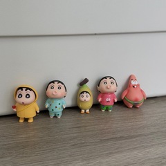 クレヨンしんちゃん キーホルダー バッグ ペンダント 車のキー かわいい トレンディなデスクトップ装飾品