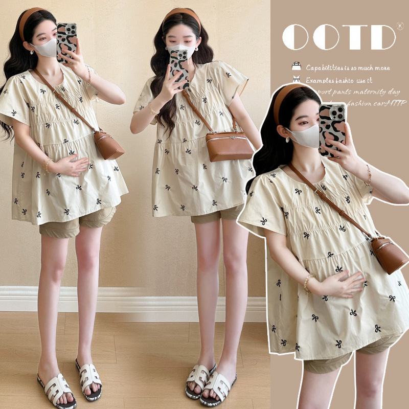 Actual Photos of the 2026 New Korean-Style Maternity Flutter Sleeve Bowknot Embroidered Age-Reducing Babydoll Top + Belly Support Shorts