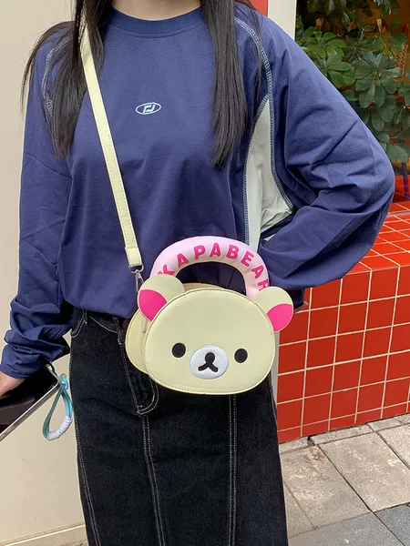 Japanese-style cartoon bear-head handbag, a soft and cute crossbody bag for girls, perfect for everyday outings, with a lovely design and can be carried as a shoulder bag