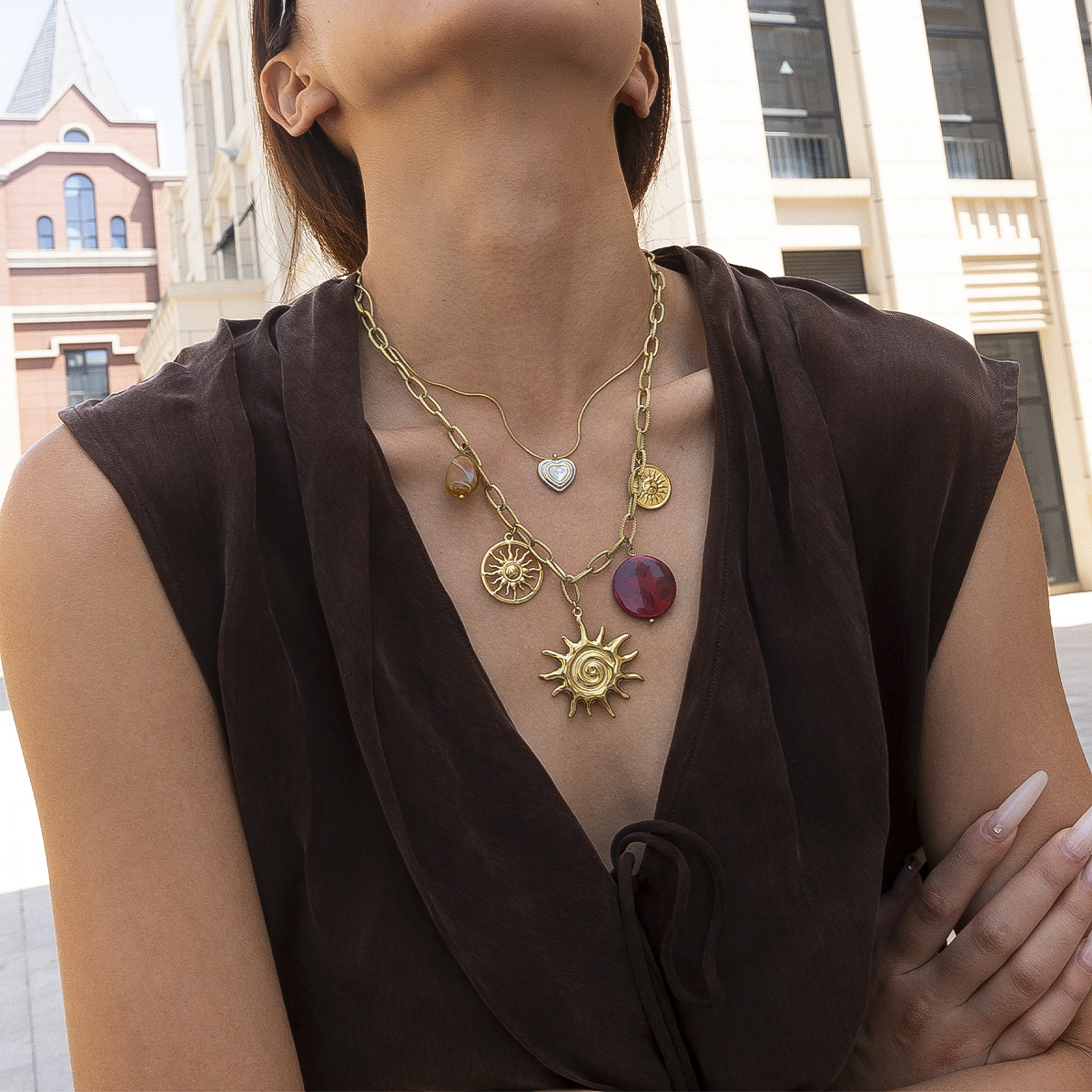 Collar de acero inoxidable de estilo europeo y americano de la mujer no se desvanece collar acrílico de sol lujo ligero nicho explosión transfronteriza