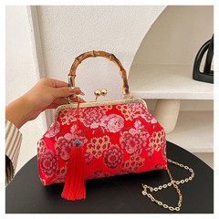Women's vintage-style, high-end, exquisite wedding dress bag&mdash;shell-shaped bag with Chinese-style embroidery and chain&mdash;single-shoulder bag