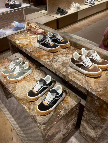 New European Style Dad Sneakers, Luxury Sneakers for Men and Women, Sports Casual Sneakers with Thick Soles and Height Increase