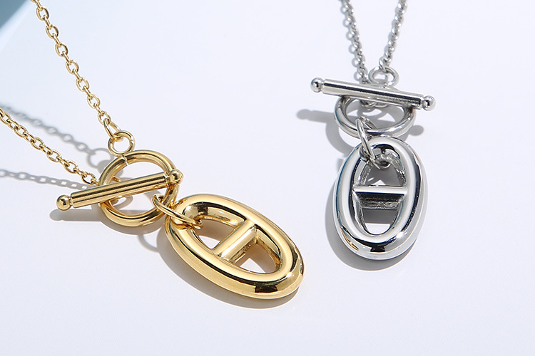 Fashion Ot Buckle Pendant Titanium Steel Necklace Earrings Set display picture 9