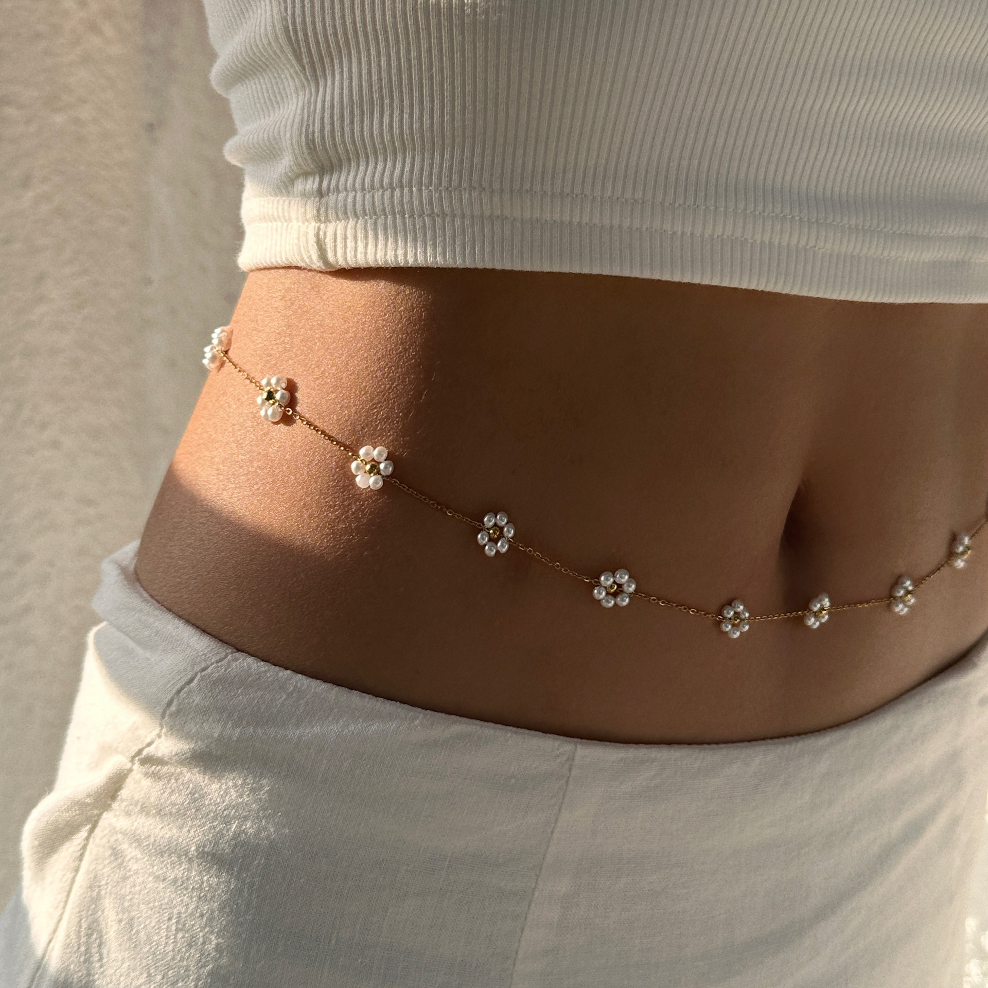 5g Weight Ion Plating (IP) Gold Plating Process 18K Real Gold Plated Plating Material Wholesale Casual Sweet Flower Titanium Steel Bracelets Anklet Necklace