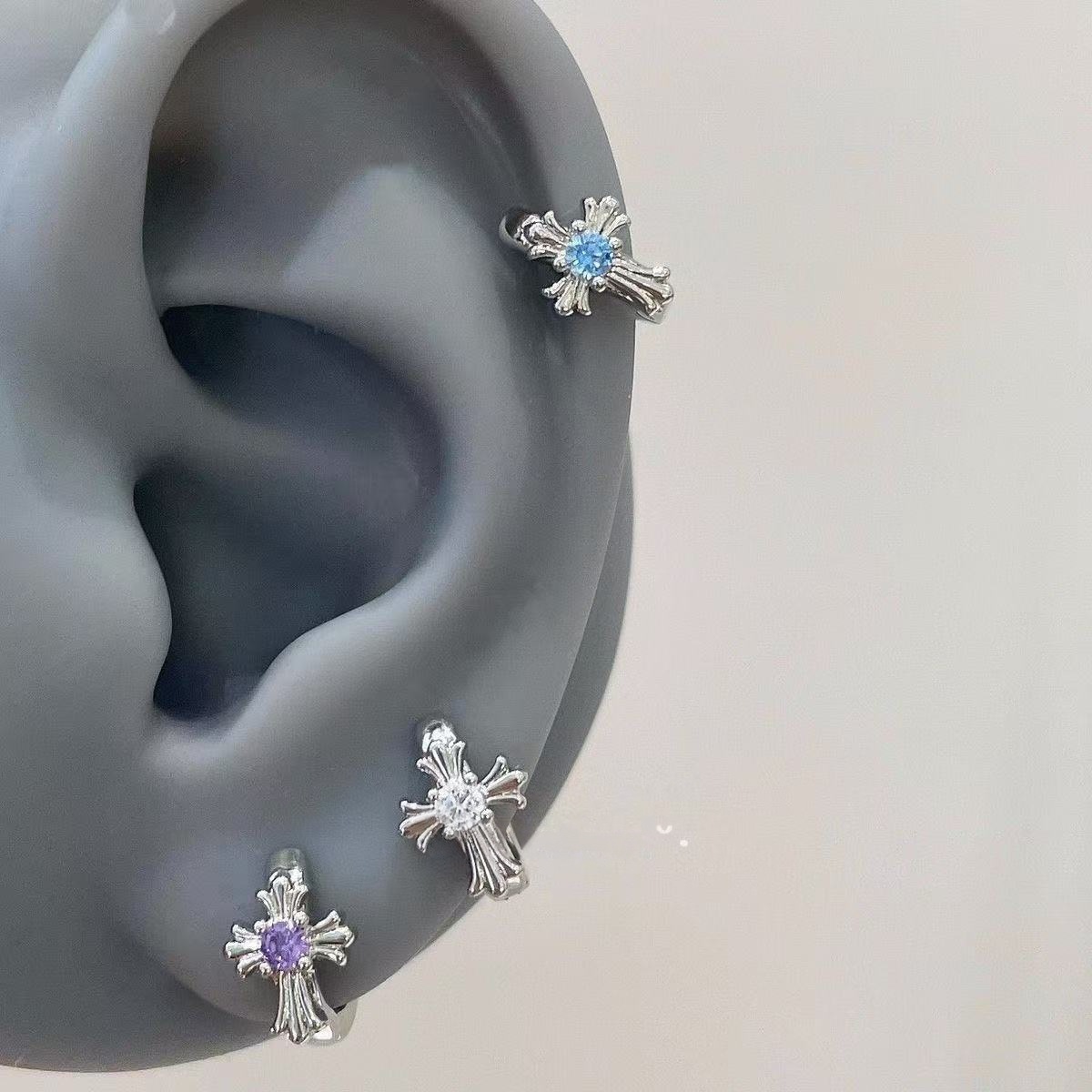 Titanium steel sparkling sweet and cool unique Chrome cross earrings, unique versatile ear cuffs, light luxury niche sweet earrings
