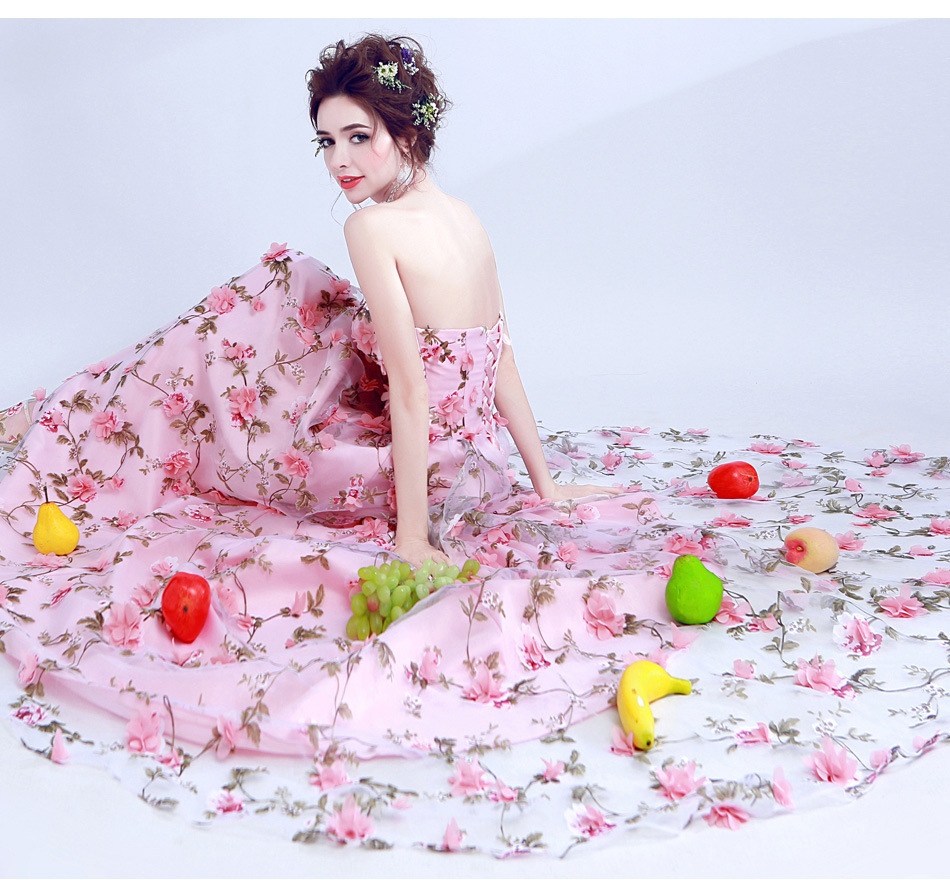 Damen Abendkleid In Bohnenrosa Als Trägerloses Hochzeitskleid_voghion.com