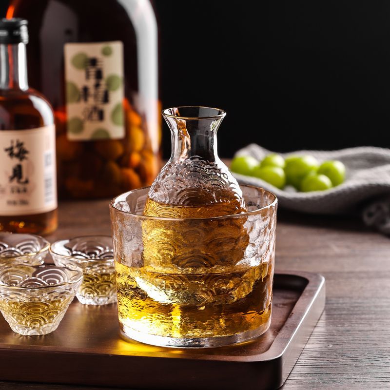 Japanese-style creative hammered sake pot set Xiangyun glass wine pot gold-rimmed white wine cup home warm wine glass wine set