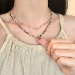 カラー天然石ビーズ重ねネックレスアクセサリー女性美ラードレトロペンダントネックチェーンデザイン感ロックチェーン