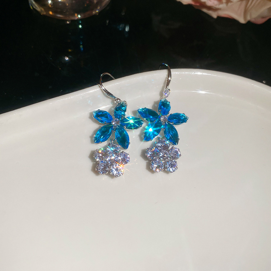 Flor de circón hoja gota de agua colgante collar conjunto de pendientes de lujo ligero industria pesada cadena de clavícula moda joyería de alta gama