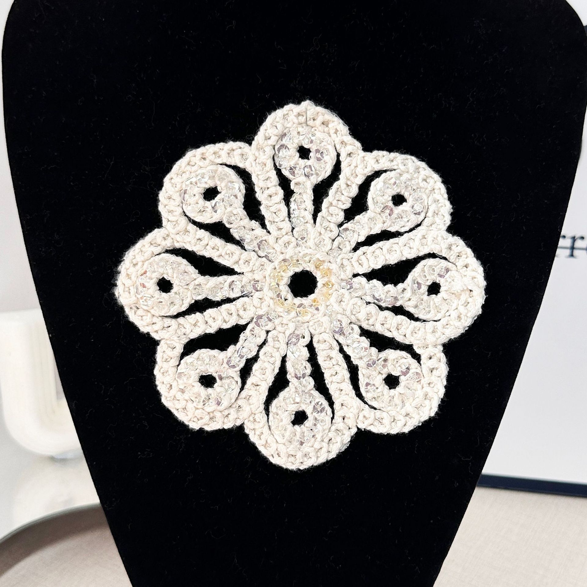 Tejido a mano de ganchillo flor de algodón arroz blanco sequilla decoración tela pegada bolsa cortina almohada decoración ropa