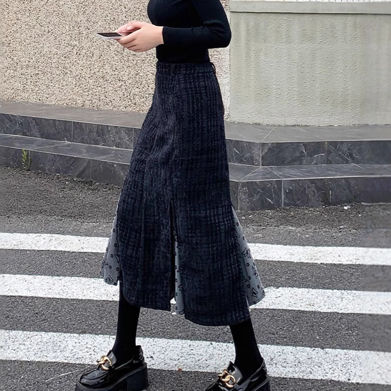 Long retro woolen demi-season fitted skirt