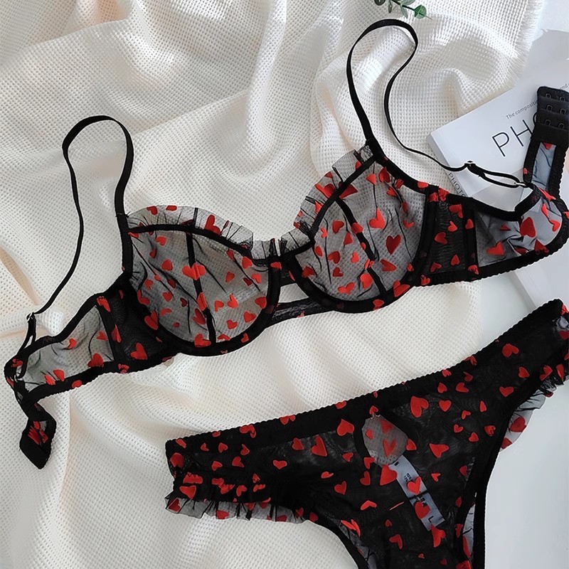 Set intimo da donna sexy stampato a forma di cuore in pizzo ultrasottile con petto ampio e reggiseno piccolo in estate_voghion.com