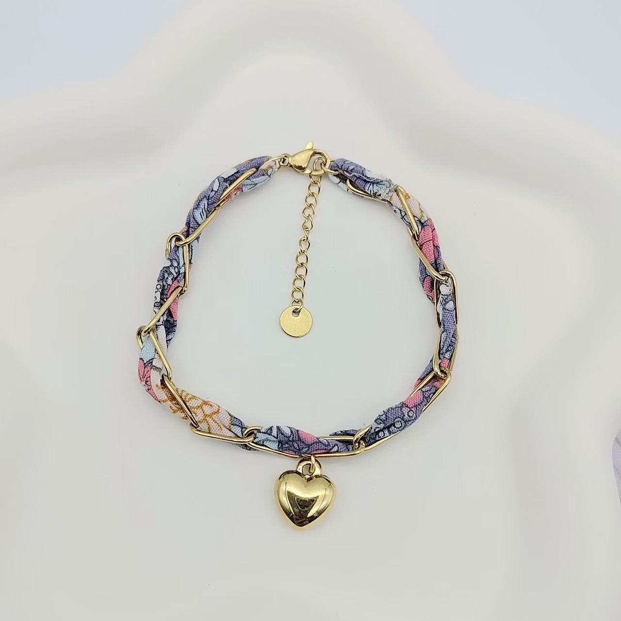1 Piece Quantity Bohemian Heart Shape Flower Bandana Cloth Titanium Steel Silk Scarf Cord Cord In Chain Lobster Trigger Clasp Closure String Bracelets Wholesale