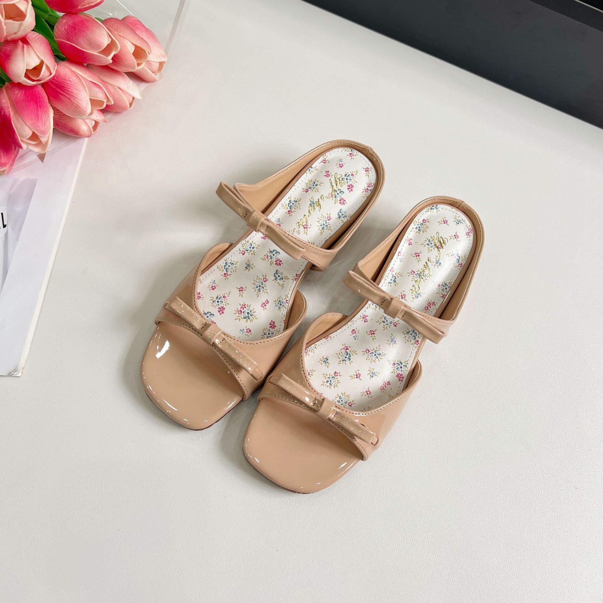 Sandalias de Cuña con Tira Única para Mujer de 5 cm, Charol y Caucho, con Lazo, para Verano