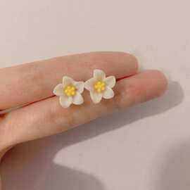 跨境热销款精致百合花小巧耳钉女孩时尚小清新ins甜美耳饰批发