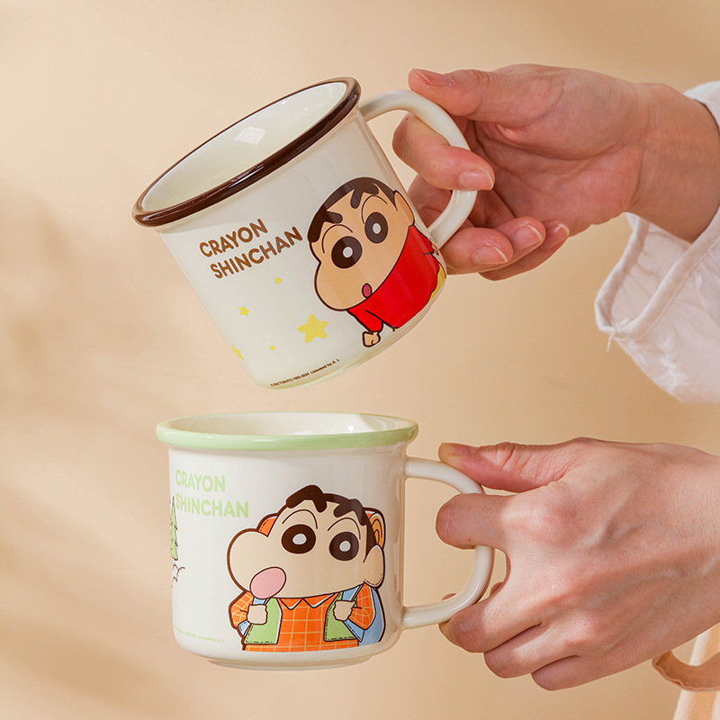 Crayon Shin-chan taza autorizada genuina taza inverso para el hogar taza de leche linda de alto valor con escala taza de cerámica