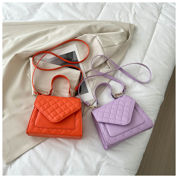 Women's Medium Pu Leather Solid Color Streetwear Square Magnetic Buckle Square Bag display picture 13