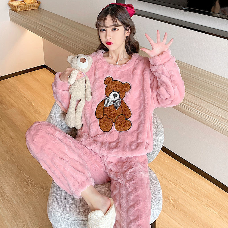 Coral velvet winter pijama with a round collar