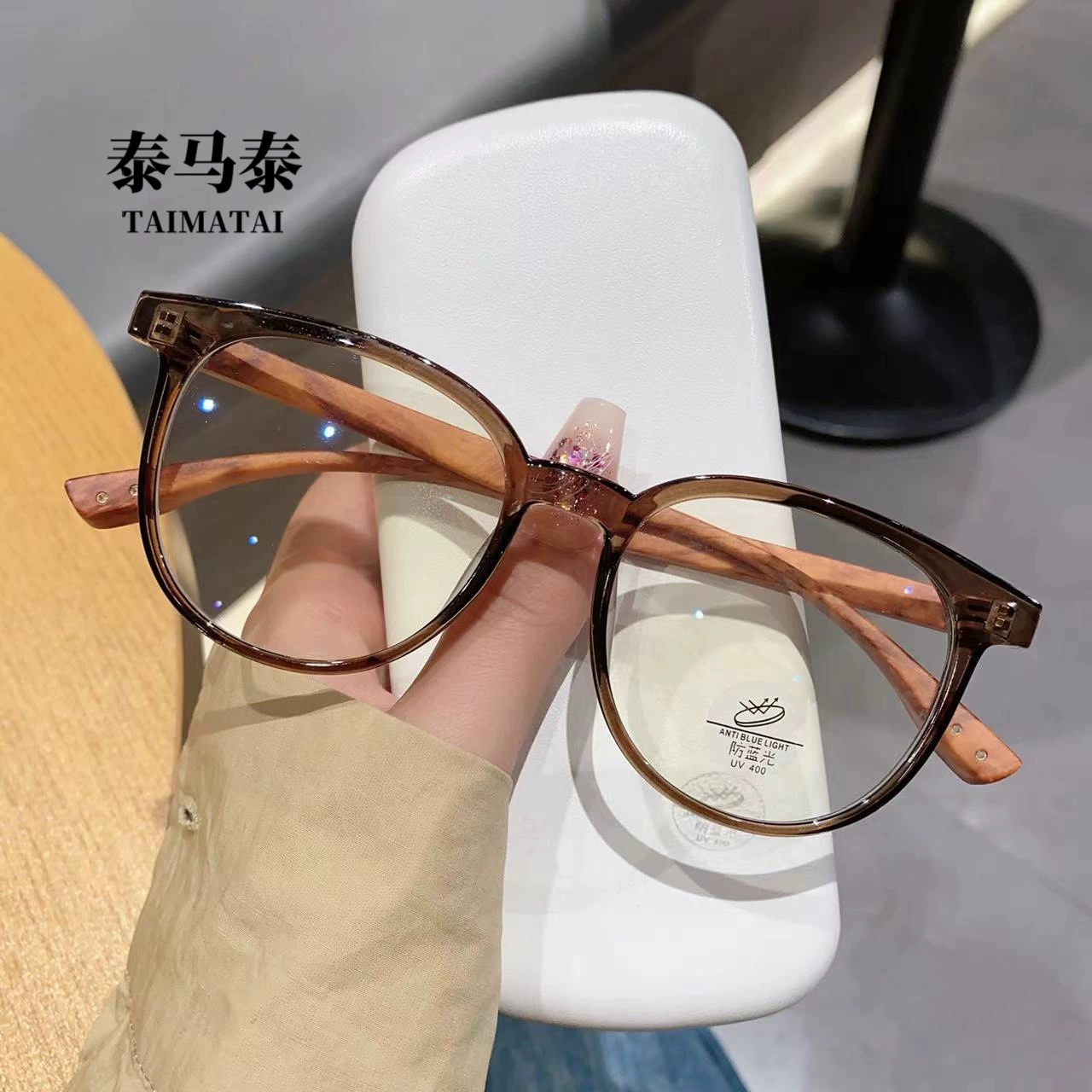Очковые ультралегкие Wood grain Xiahongshu рекомендационная сеть красные круглые линзы антиблёк-бла-бла?